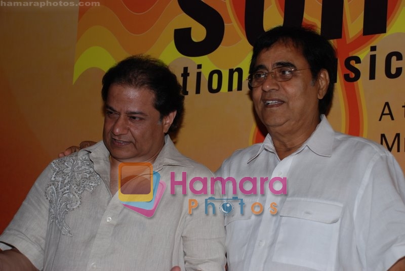 Jagjit Singh and  Anup Jalota at Sona Devotinal music awards press meet in  Taj on July 2nd 2008