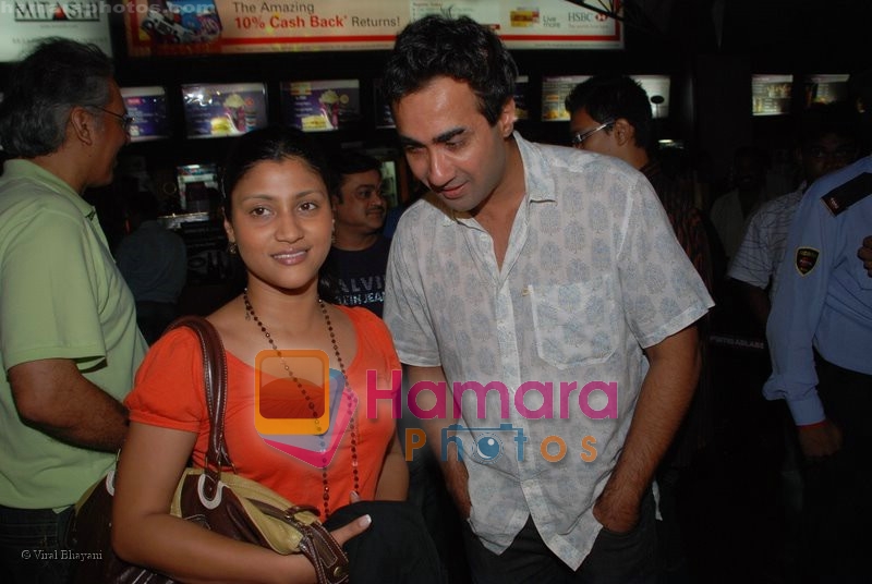 Konkana Sen Sharma with Ranvir Shorey at the Hancock premiere in Fame Adlabs on July 7th 2008