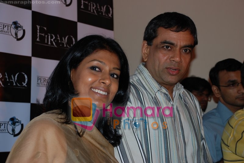 Nandita Das, Paresh Rawal at the press meet of an upcoming movie Firaaq in Joss, Mumbai on July 8th 2008