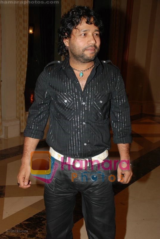 Kailash Kher at the 1920 film book launch on July 9th 2008