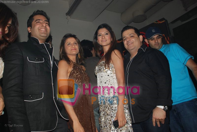 Designers Rahul and Rohit Gandhi, model Gauhar Khan at Channel V Get Gorgeous party in Poison, Mumbai on July 10th 2008