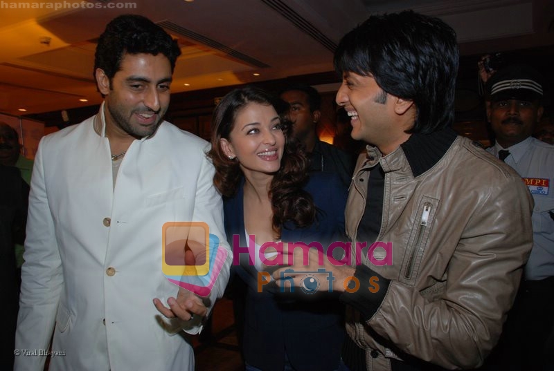 Abhishek Bachchan, Aishwarya Rai, Ritesh Deshmukh at the Unforgettable Tour Press Meet in Taj Land's End on July 11th 2008 