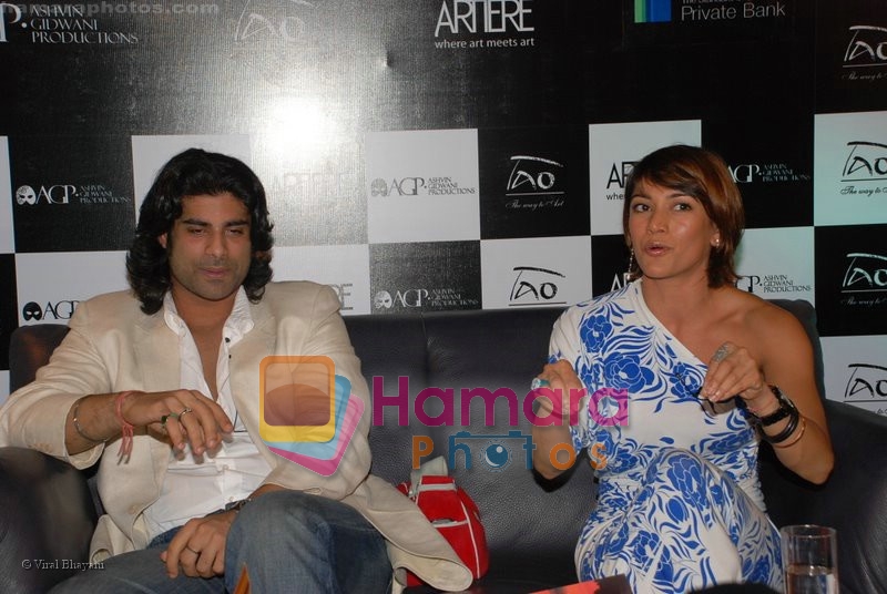 Koel Purie, Sikander Kher at the reading of The Alchemist in Tao Gallery on July 13th 2008 