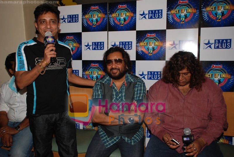Sukhwinder Singh, Monty Sharma and Ismail Darbar at Amul Star Voice of India  press meet in Mangi Ferra on 16th July 2008
