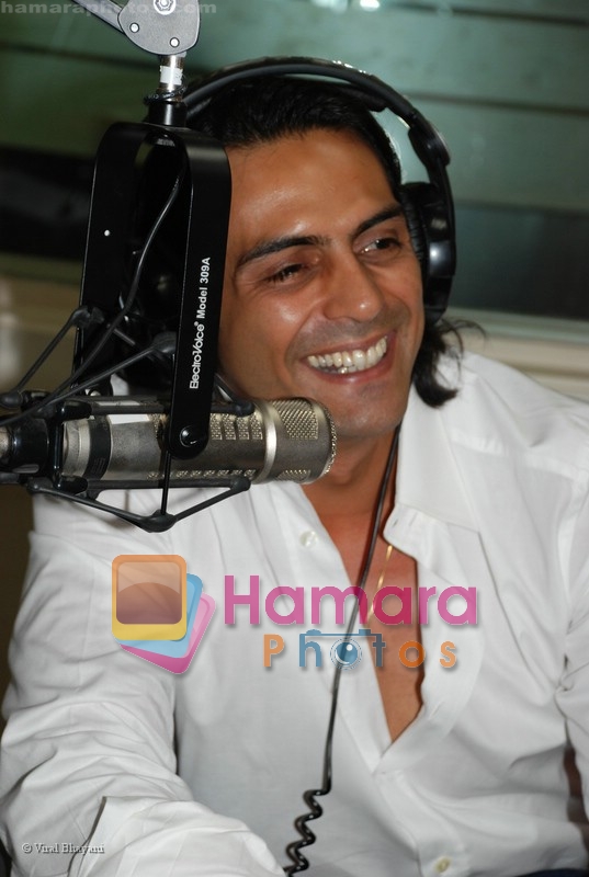 Arjun Rampal at BIG 92.7 FM Studio at Andheri on July 19, 2008 