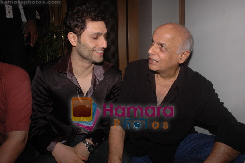 Shiney Ahuja, Mahesh Bhatt at Apollo Tyres promotional event in Fun on 18th July 2008