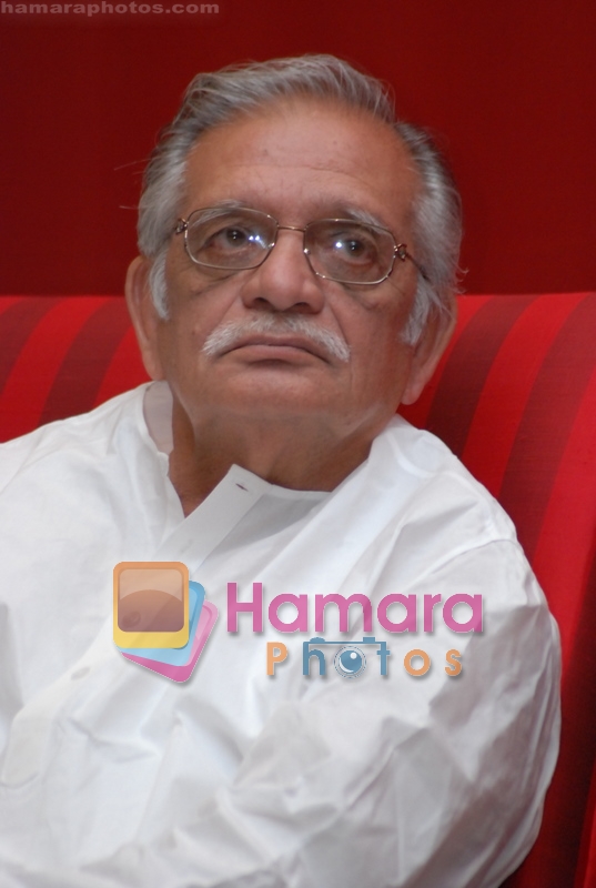 Gulzar at Selective poems book launch by Gulzar in ITC Grand Maratha on July 26th 2008