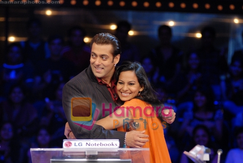 Salman Khan with Contestant