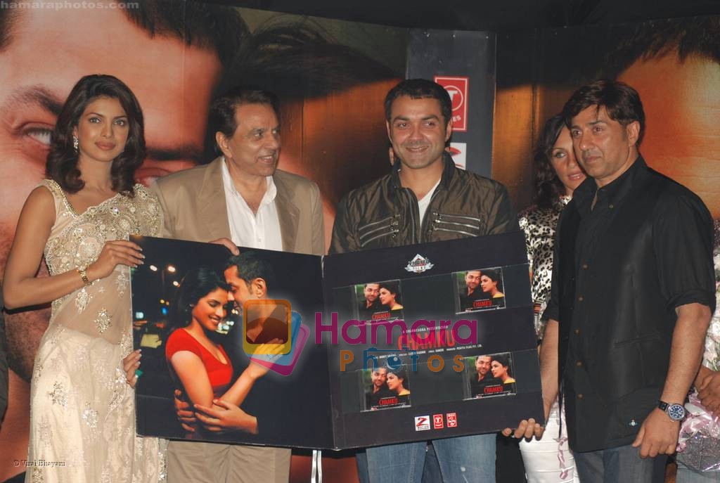 Priyanka Chopra, Dharmendra, Bobby Deol, Sunny Deol at Champku music launch in Sahara Star on July 29th 2008 -san
