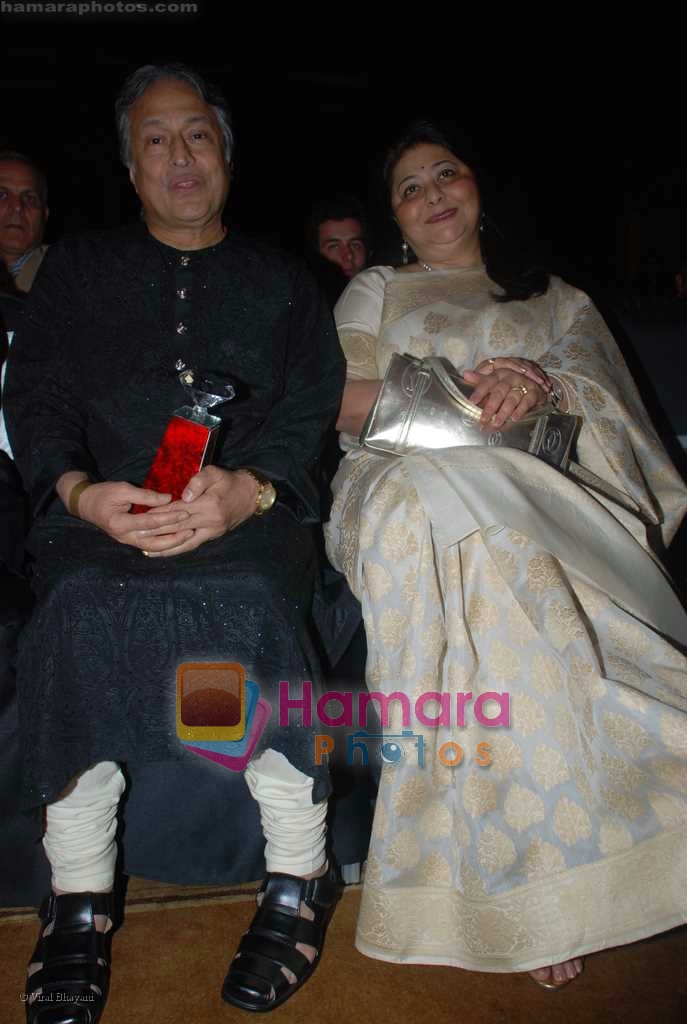 Ustaad Amjad Ali Khan at IIJS Solitaire Awards in Grand Hyatt on 8th August 2008  