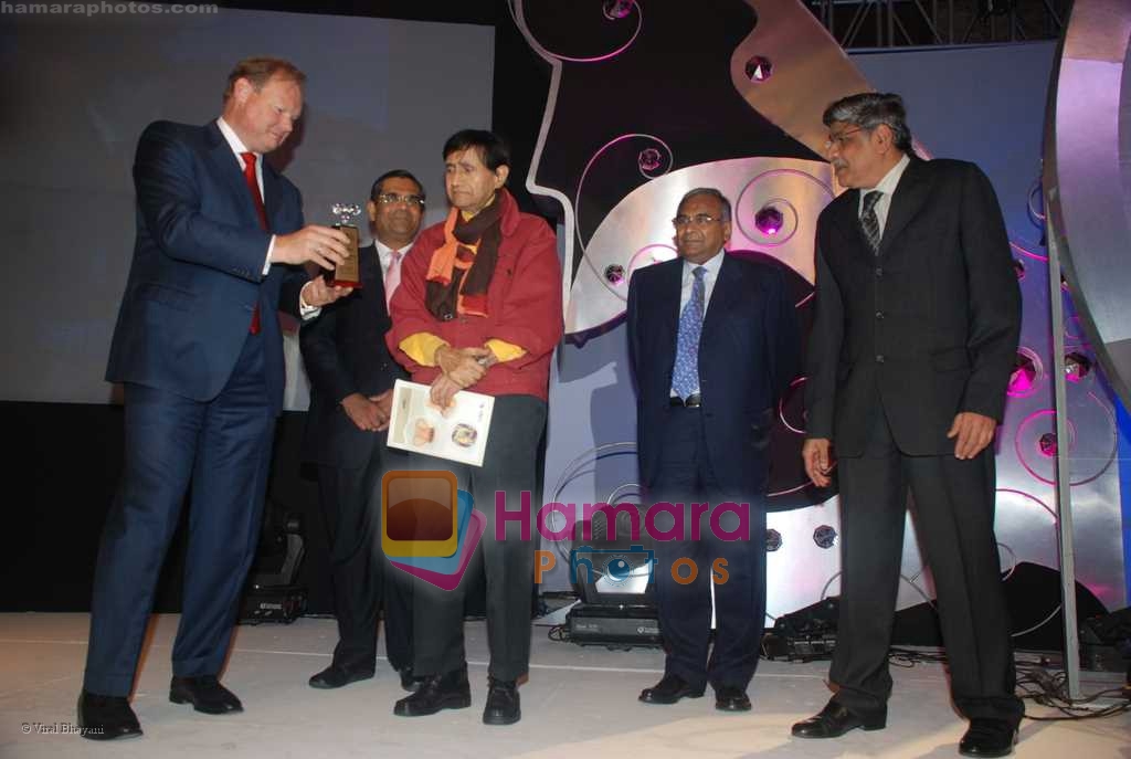 Dev Anand awarded at IIJS Solitaire Awards in Grand Hyatt on 8th August 2008  