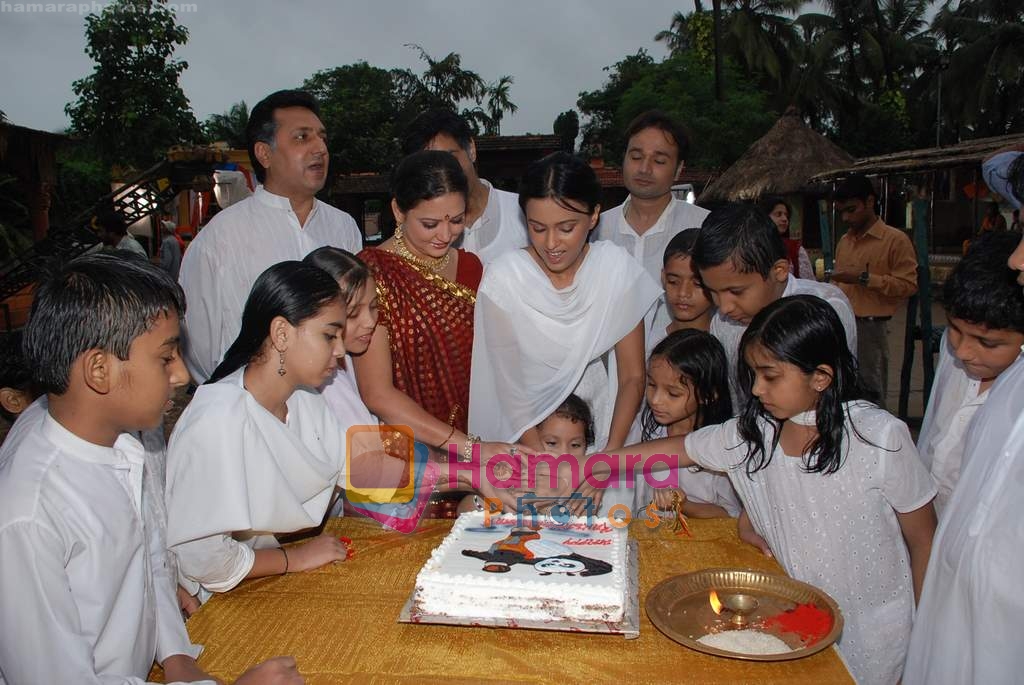 at Rahe Tera Aashirwad - Colors serial on location Rakshanda shoot in Madh on August 13th 2008 