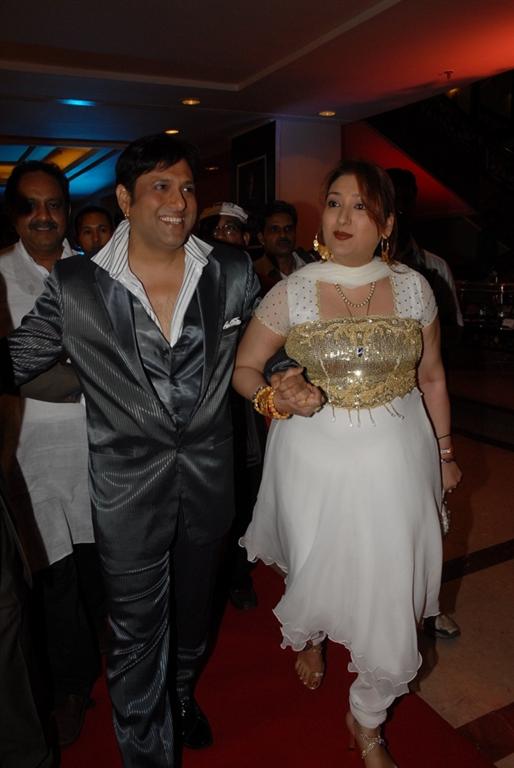 Govinda and sunita at Airtel Salaam-E-Comedy Awards in NDTV Imagine on 20th August 2008