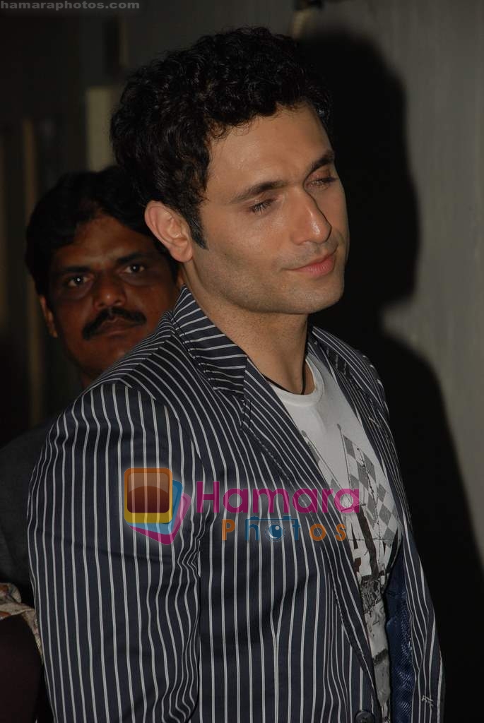 Shiney Ahuja on the sets of Amul Star Voice of India in Film City on August 25th 2008 