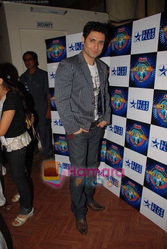 Shiney Ahuja on the sets of Amul Star Voice of India in Film City on August 25th 2008 