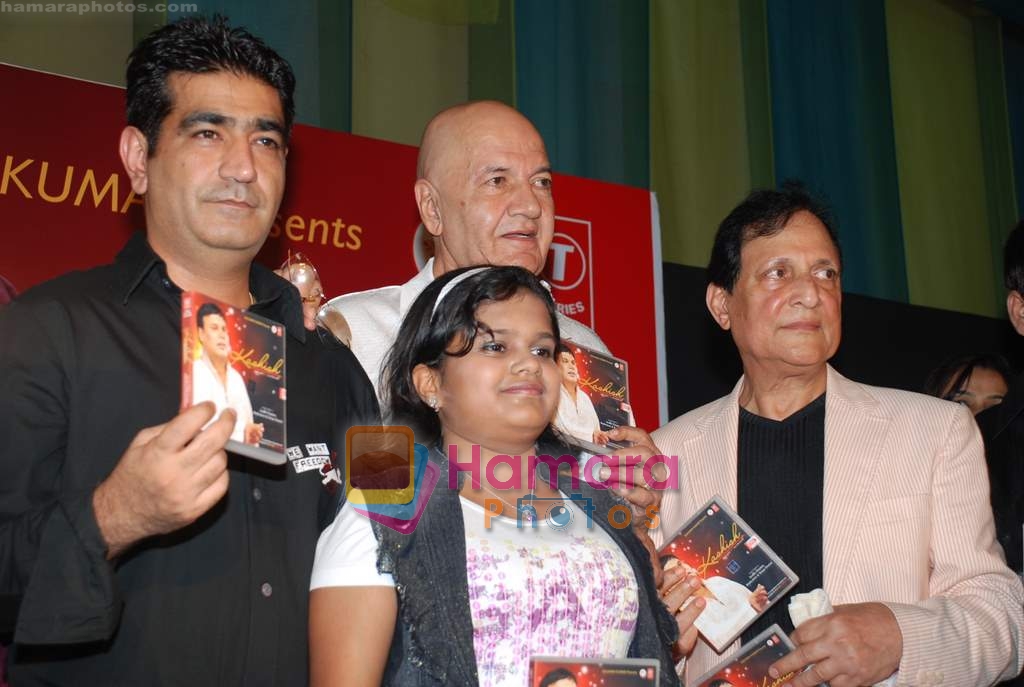 Jeetendra, Prem Chopra, Kishan Kumar at singer Avinash's debut album Kashish launch in Sun N Sand on 27th August 2008 