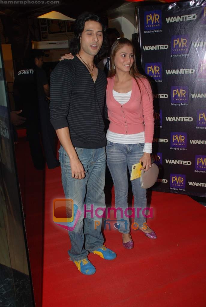 Apoorva Agnihotri and Shilpa Saklani at Wanted premiere in  PVR Juhu on 27th August 2008 
