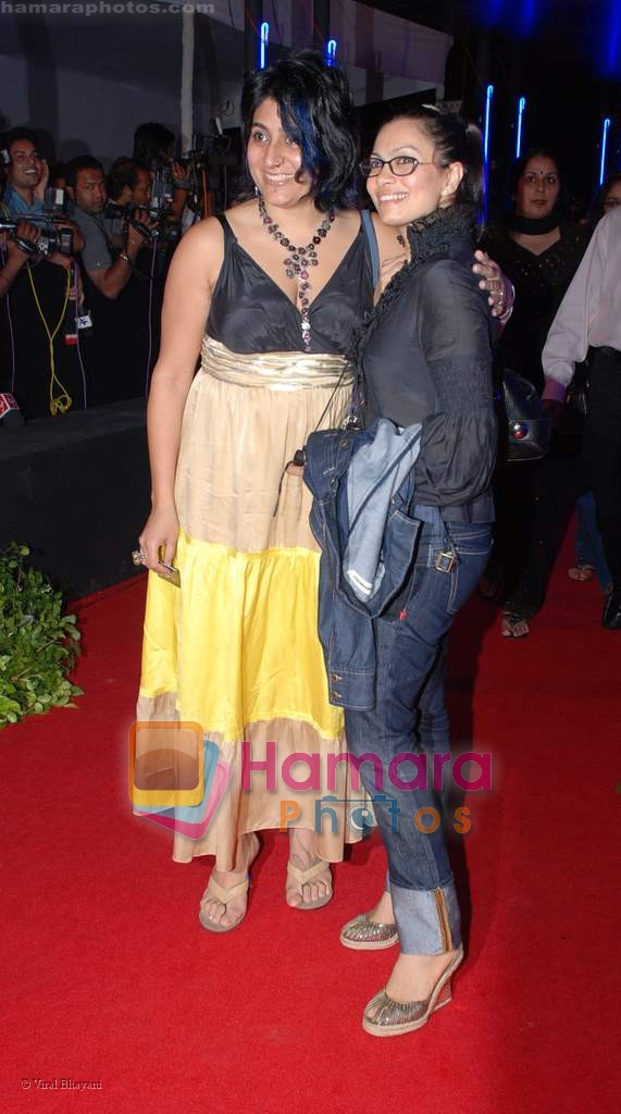 niharika khan with maria gorreti at Rock On Premiere in IMAX Wadala on 28th August 2008