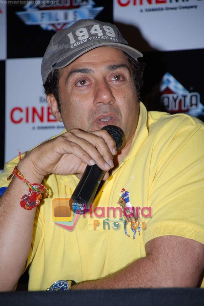 Sunny Deol promote Chamku at Cinemax Thane on 28th August 2008 