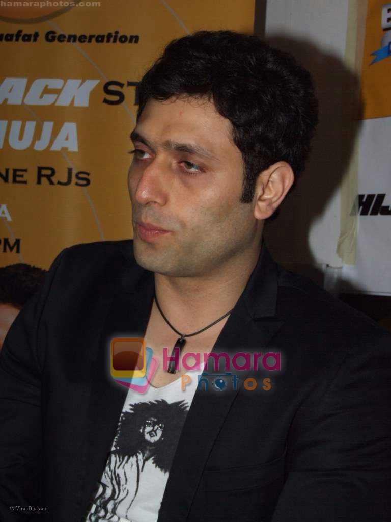 Shiney Ahuja at Radio One 94.3 FM  Event in Oberoi Mall on 30th August 2008 