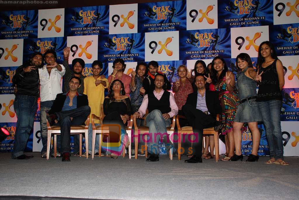 Salim Merchant, Manoj Tiwari, Raveena Tandon, Sulaiman Merchant at the new season of Chak de Bachche in 9X on 1st September 2008 