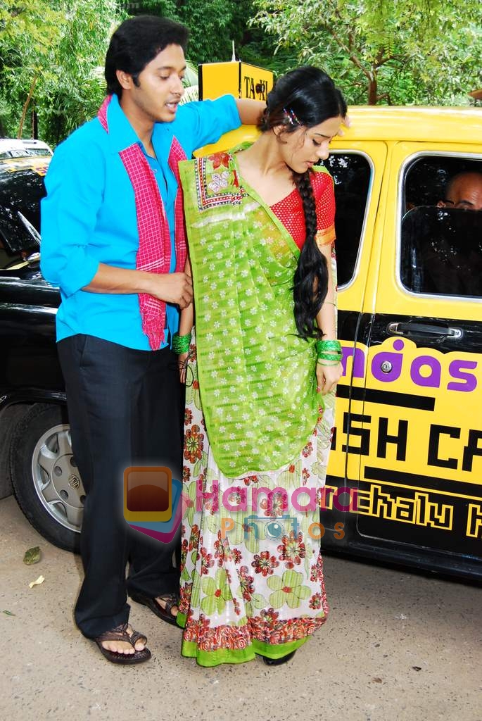 Shreyas Talpade, Amrita Rao at the promotional shoot of movie Welcome to Sajjanpur in Mehboob on  1st September 2008 