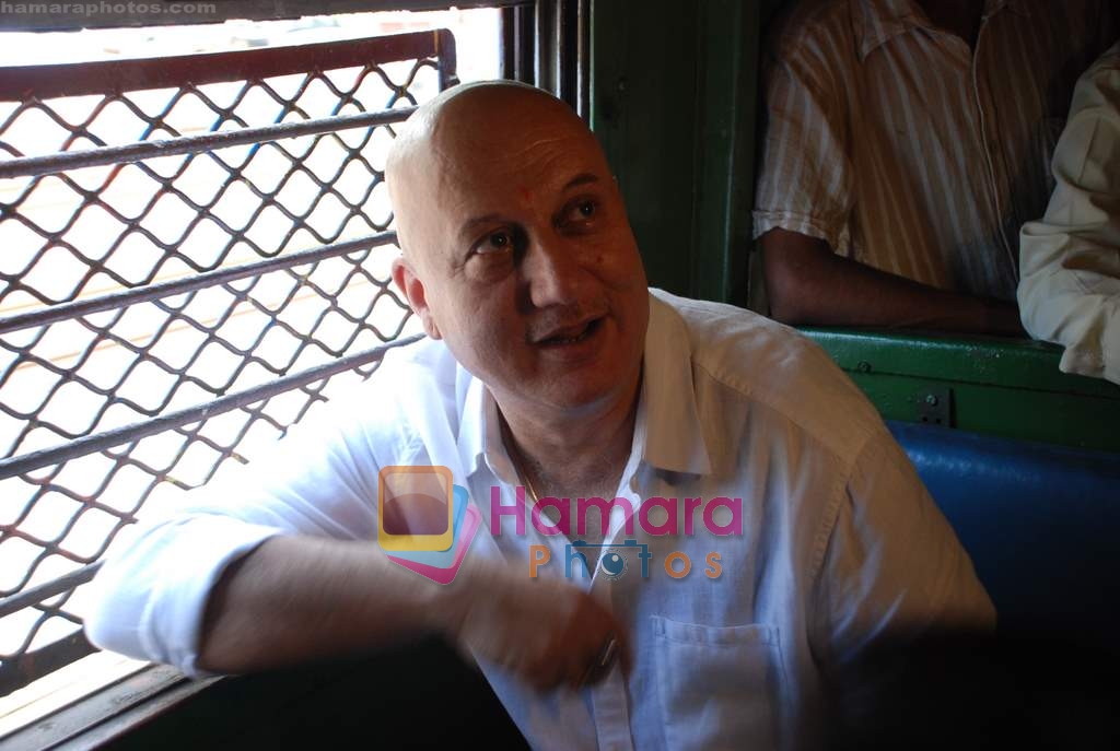 Anupam Kher travel by local train to promote film Wednesday from Churchagate to Andheri on 2nd September 2008 