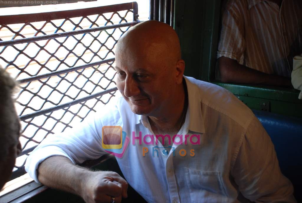 Anupam Kher travel by local train to promote film Wednesday from Churchagate to Andheri on 2nd September 2008 