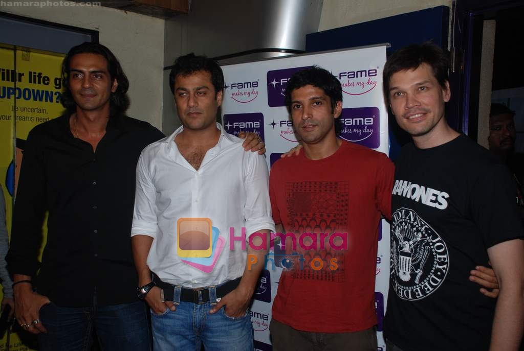 Arjun Rampal, Luke Kenny, Farhan Akhtar with Rock on team visit Fame, Andheri on 2nd September 2008 