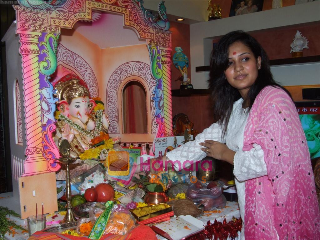 Liza Malik at Sunil pal's residence for Ganapati Celebration on 3rd September 2008 
