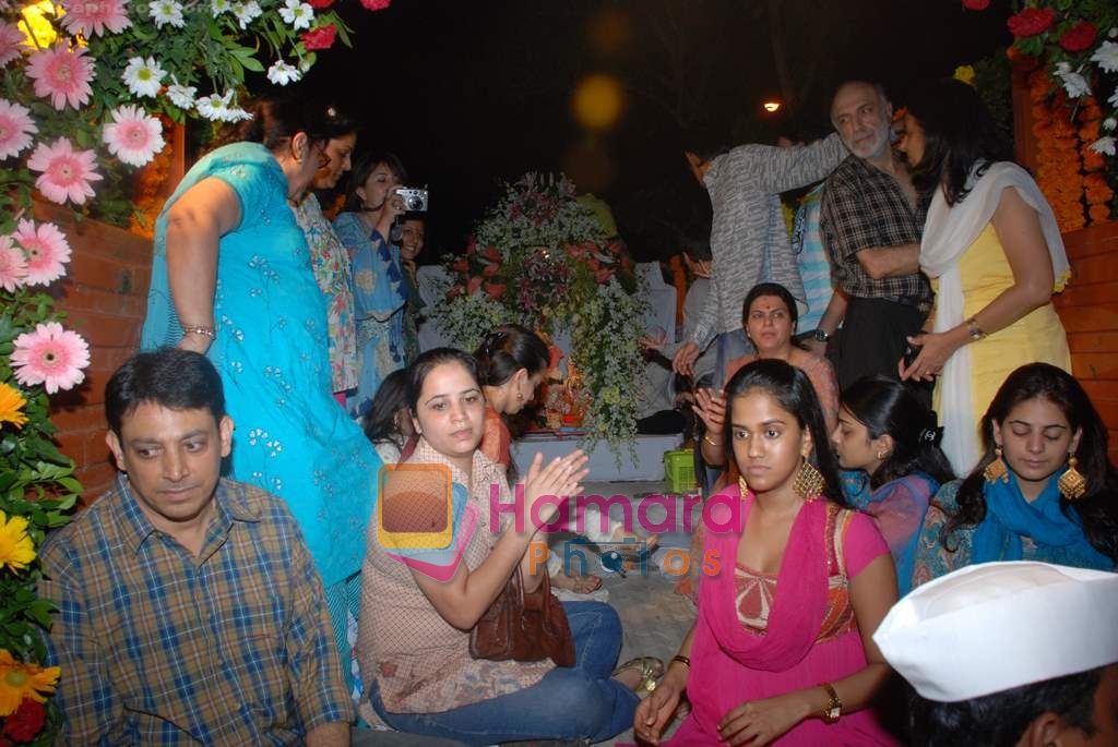 at ganpati Celebration  in Bandra on 4th September 2008 