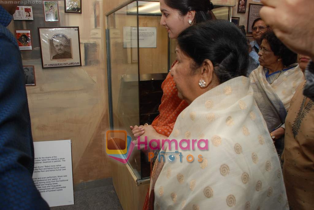 Lata Mangeshkar at the launch of music exhibition in Prince of Wales Museum on 5th September 2008 