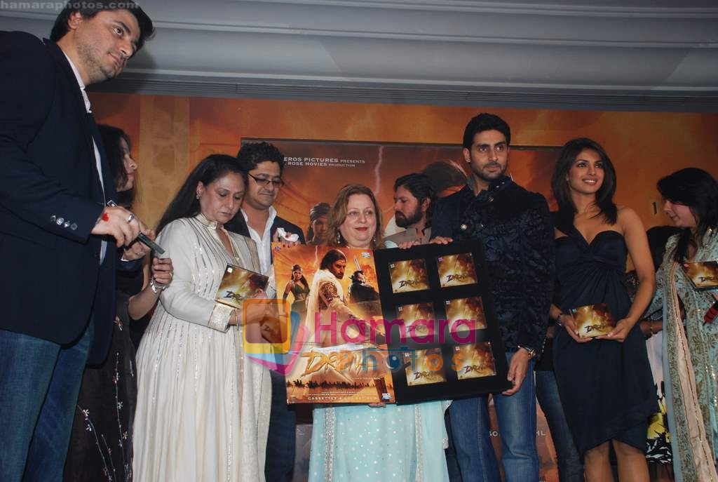 Jaya Bachchan, Goldie Behl Abhishek Bachchan, Priyanka Chopra at Drona Music Launch on 6th September 2008 