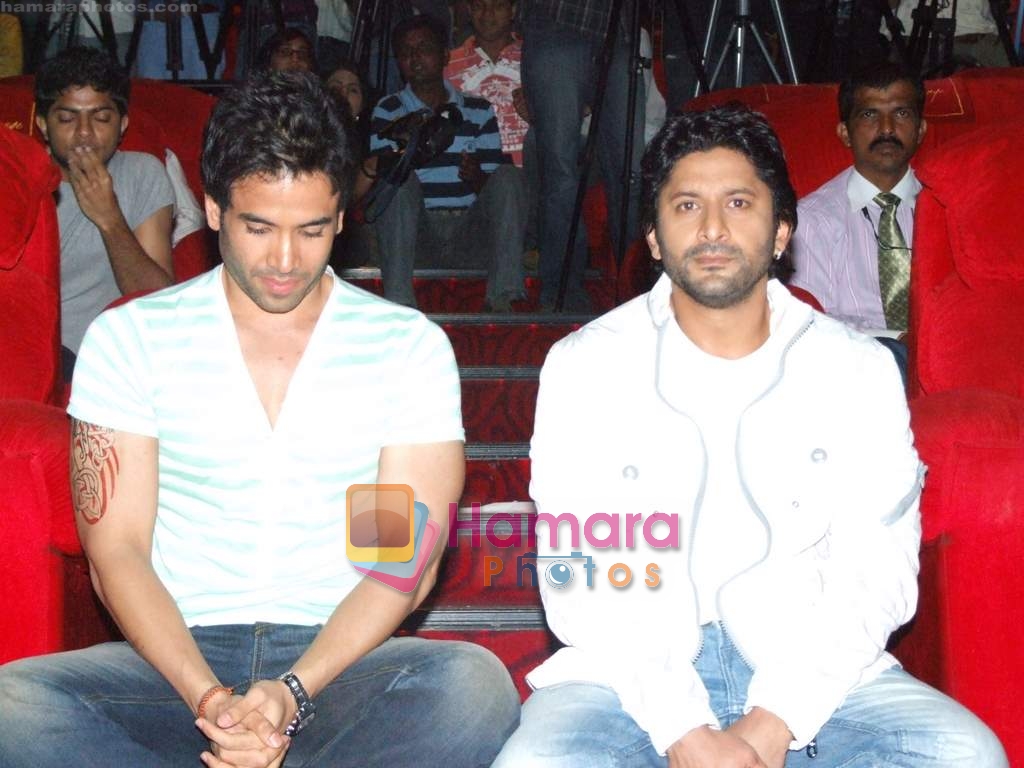 Tusshar Kapoor, Arshad Warsi at the Unveiling of Golmaal Returns in Cinemax, Versova on 13th September 2008 