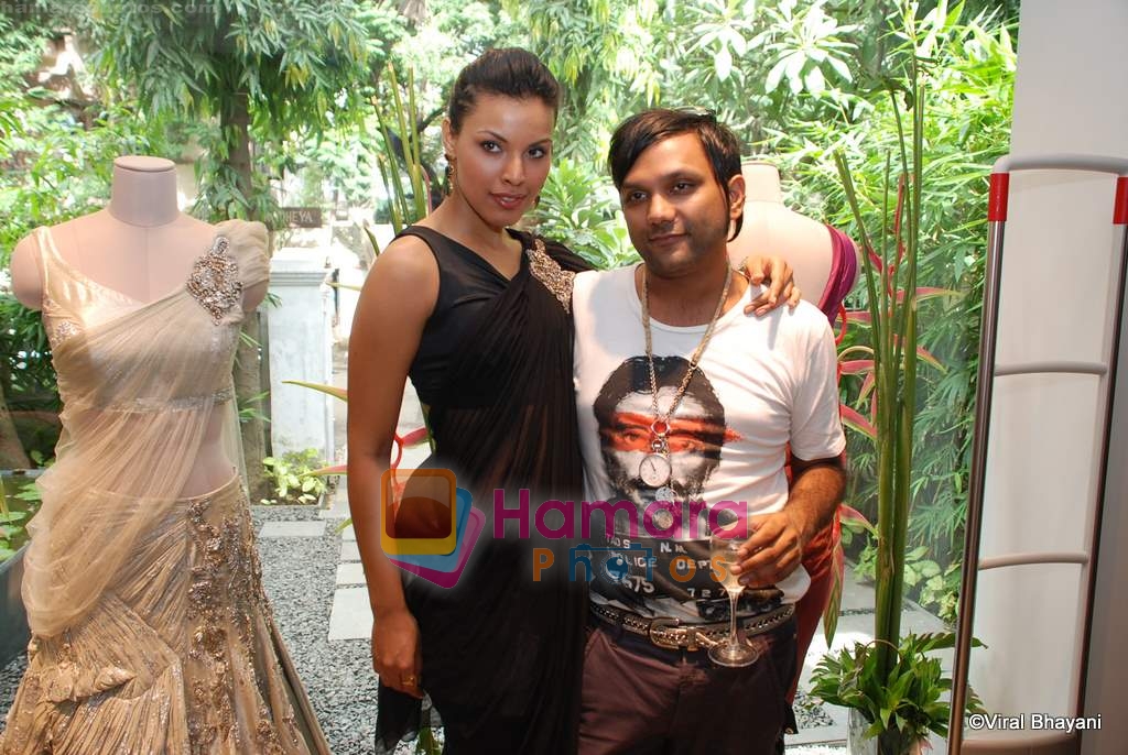 Deepti Gujral Showcases Gaurav Gupta's Collection for Chamomile in Khar Store on 12th September 2008 
