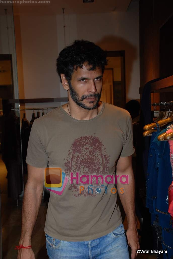 Milind Soman at the Showcase of Gaurav Gupta's Collection for Chamomile in Khar Store on 12th September 2008 