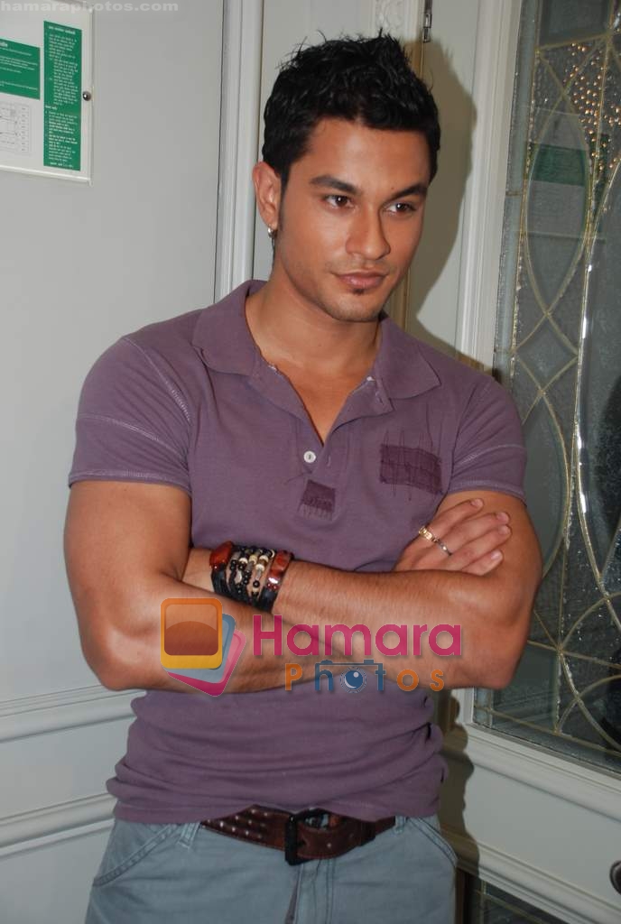 Kunal Khemu at the Film 99 on Location in Hotel Le Merridean on 17th September 2008 