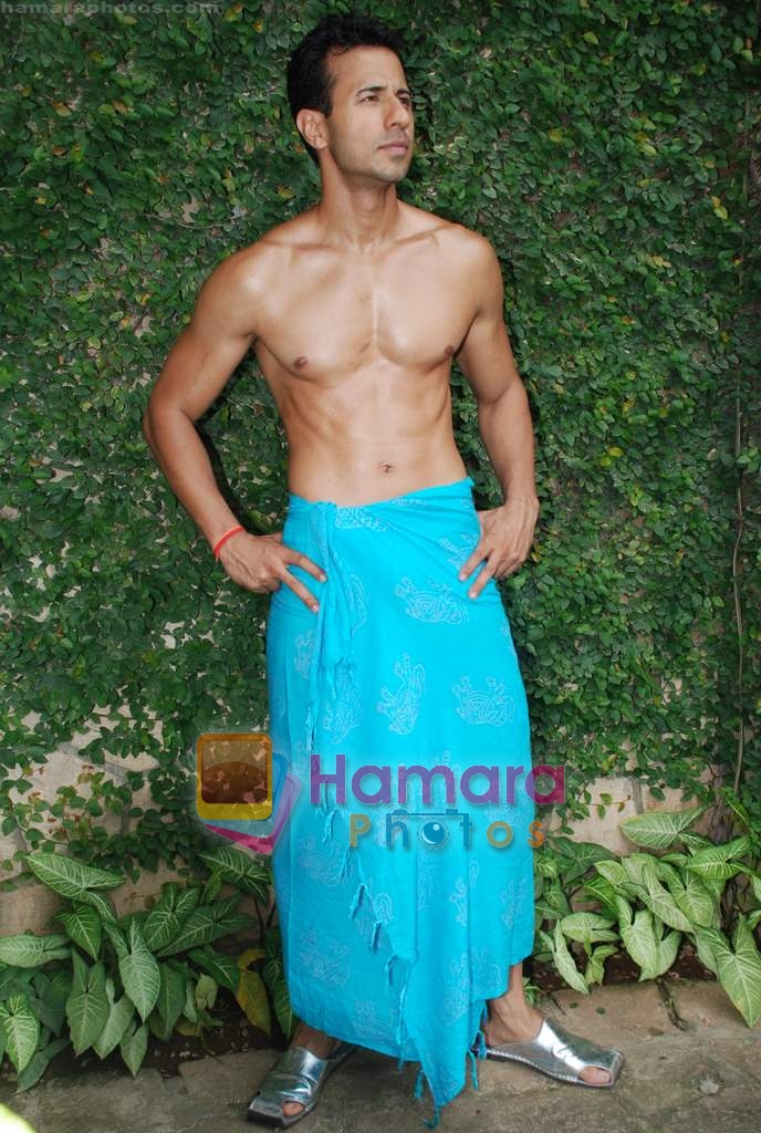 Aryan Vaid glamour shoot for Zee Music new show _What A Life_ in Le Merridean Hotel on 18th September 2008 