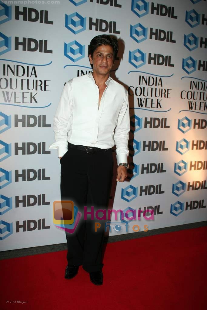 Shahrukh  Khan at HDIL Couture week bash in Grand Haytt on 17th September 2008 