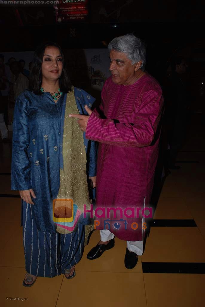 Shabana Azmi, Javed Akhtar at the premiere of Welcome to Sajjanpur in Cinemax on 18th September 2008 