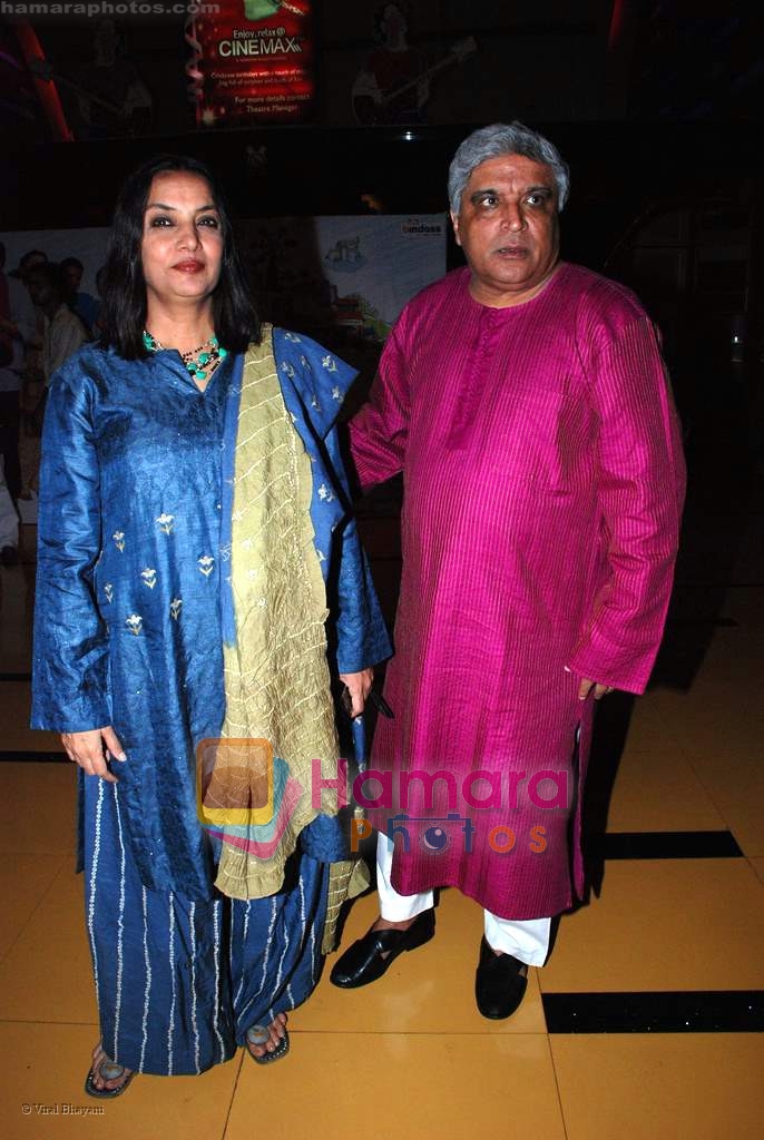 shabana azmi with javed akthar at the premiere of Welcome to Sajjanpur in Cinemax on 18th September 2008