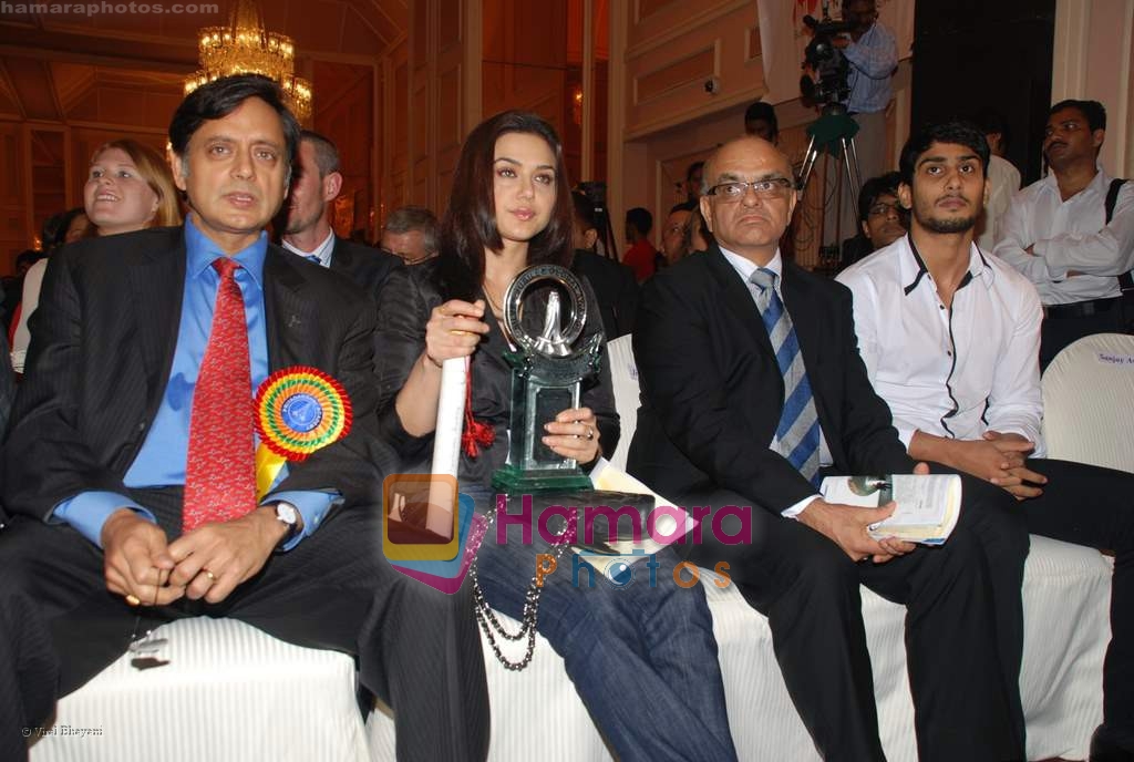 Preity Zinta at Prestigious Silver Jubilee Global Awards Function 2008 in Mumbai on 19 September 2008 