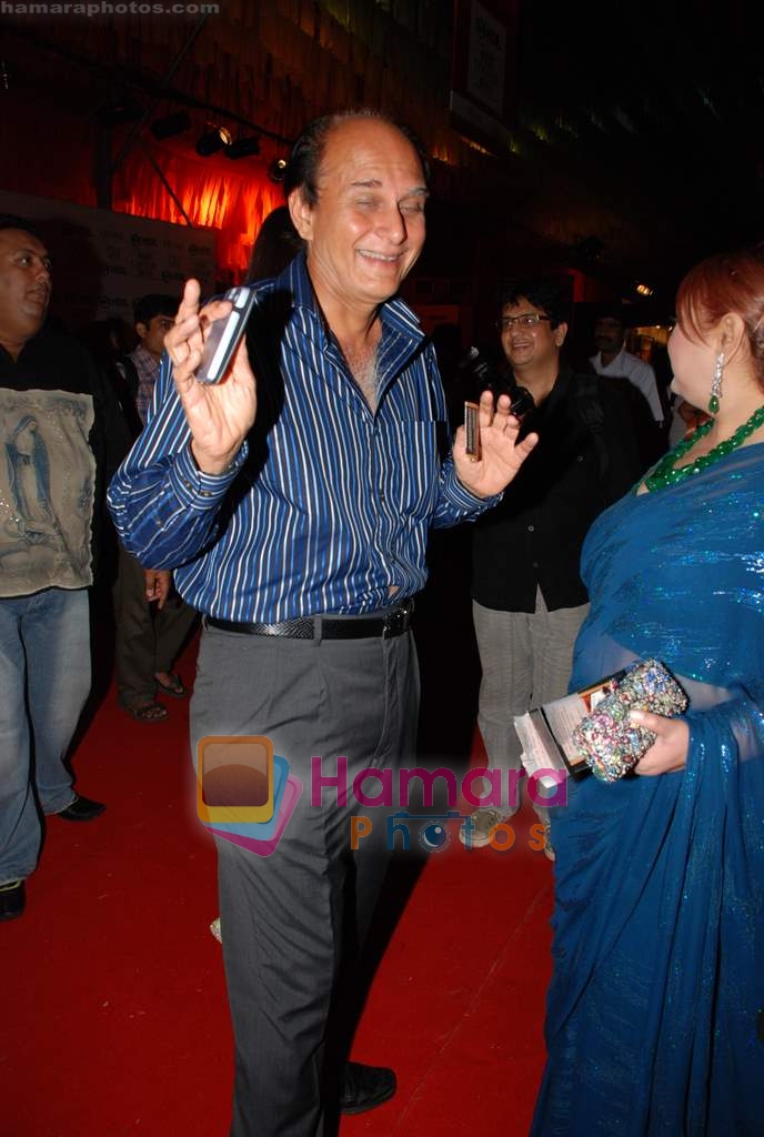 ucle at Pallavi Jaikishan show at the HDIL Couture Week on 19th September 2008