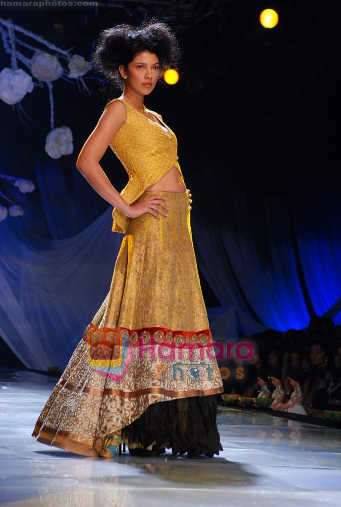at Anamika Khanna show at the HDIL Couture Week on 19th September 2008 