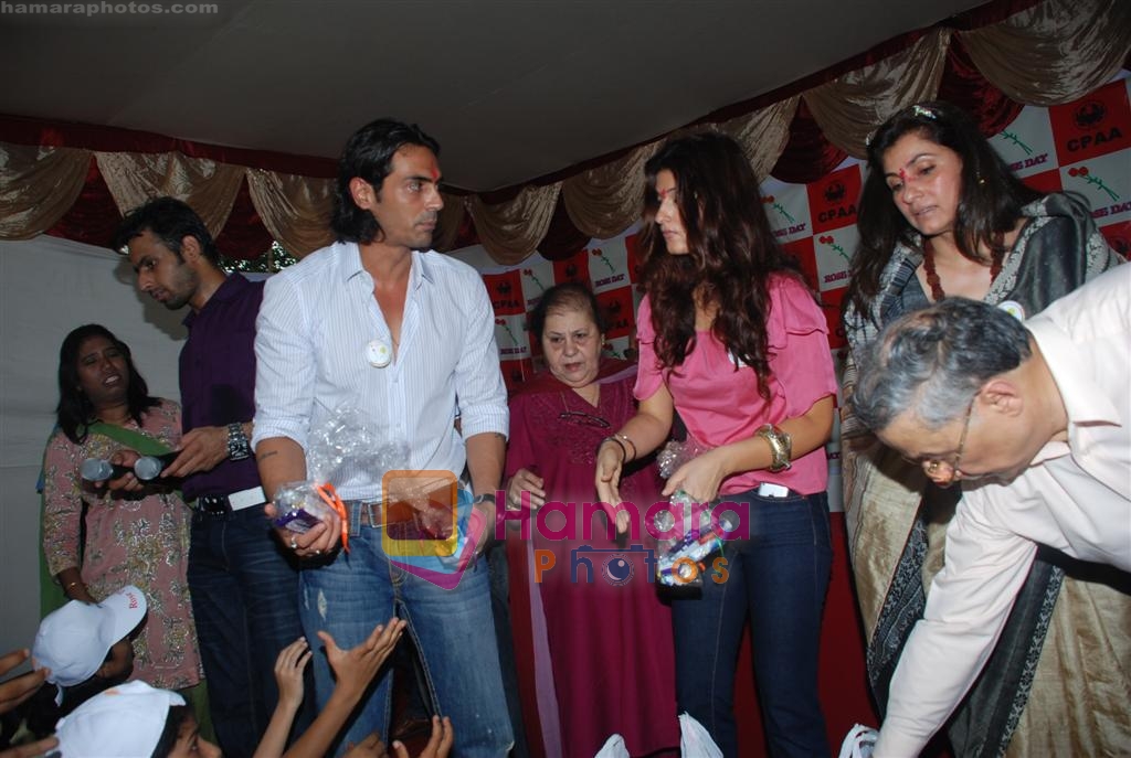 Arjun Rampal, Twinkle Khanna, Dimple Kapadia at National Cancer Rose Day in King George Hospital on 20th September 2008 