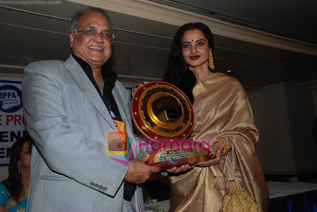 Rekha at IMPA Awards in Time & Again on 26th September 2008 
