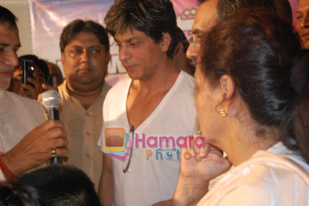 Shahrukh Khan goes for sheri at 3.30 a.m on Sunday 28th September 2008 