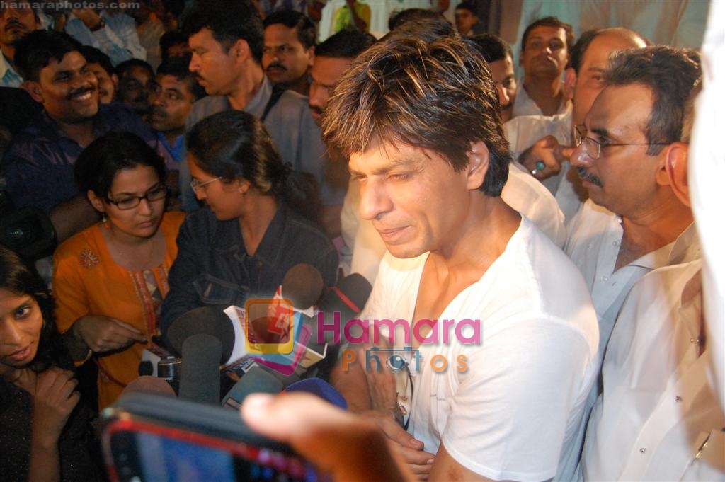 Shahrukh Khan goes for sheri at 3.30 a.m on Sunday 28th September 2008 