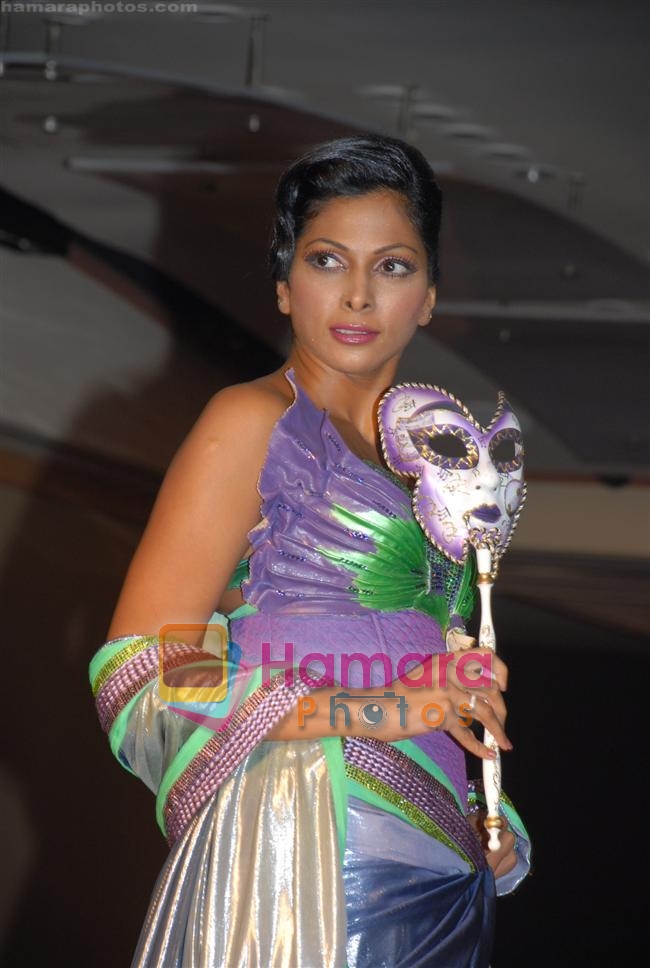 Nina Manuel at the unveiling of Maheka Mirpuris collection Passione in Hotel Taj President on 3rd october 2008 