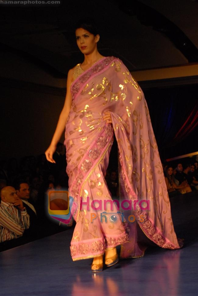 Sucheta Sharma at the unveiling of Maheka Mirpuris collection Passione in Hotel Taj President on 3rd october 2008 